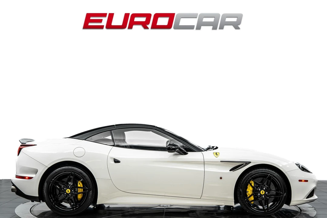 2017 Ferrari California T - Image 7 of 31