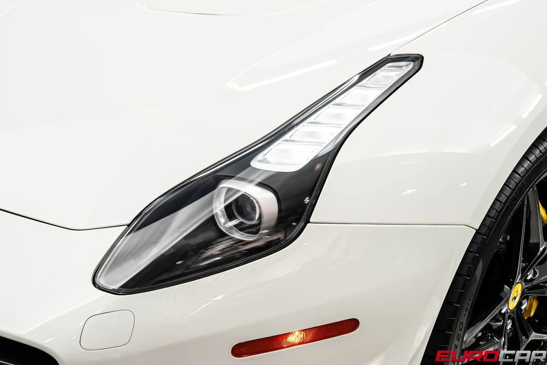 2017 Ferrari California T - Image 14 of 31