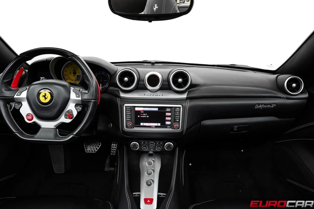 2017 Ferrari California T - Image 30 of 31
