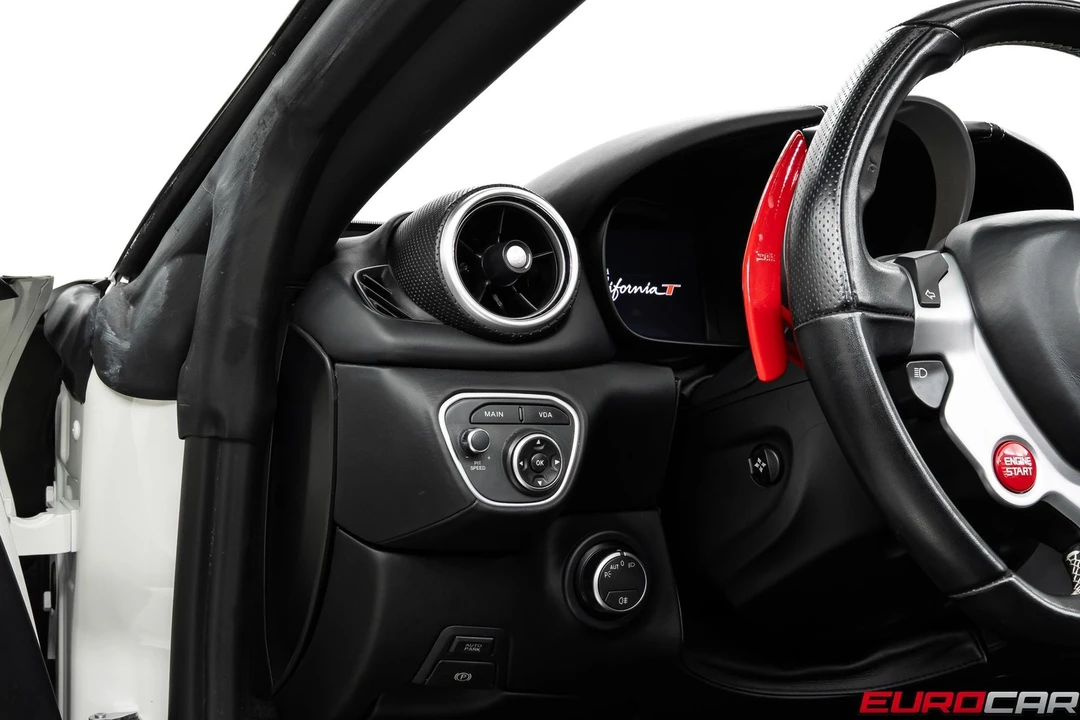 2017 Ferrari California T - Image 31 of 31