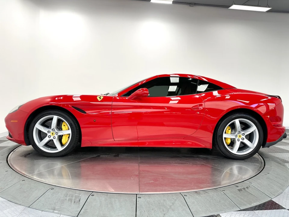 2017 Ferrari California T - Image 5 of 12