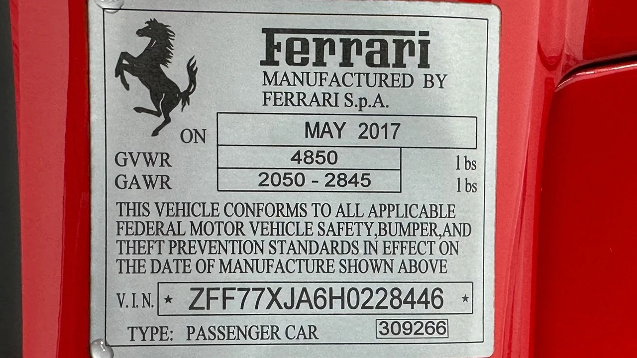 2017 Ferrari California T - Image 9 of 12