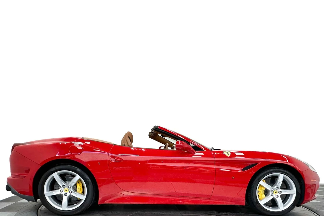 2017 Ferrari California T - Image 2 of 12
