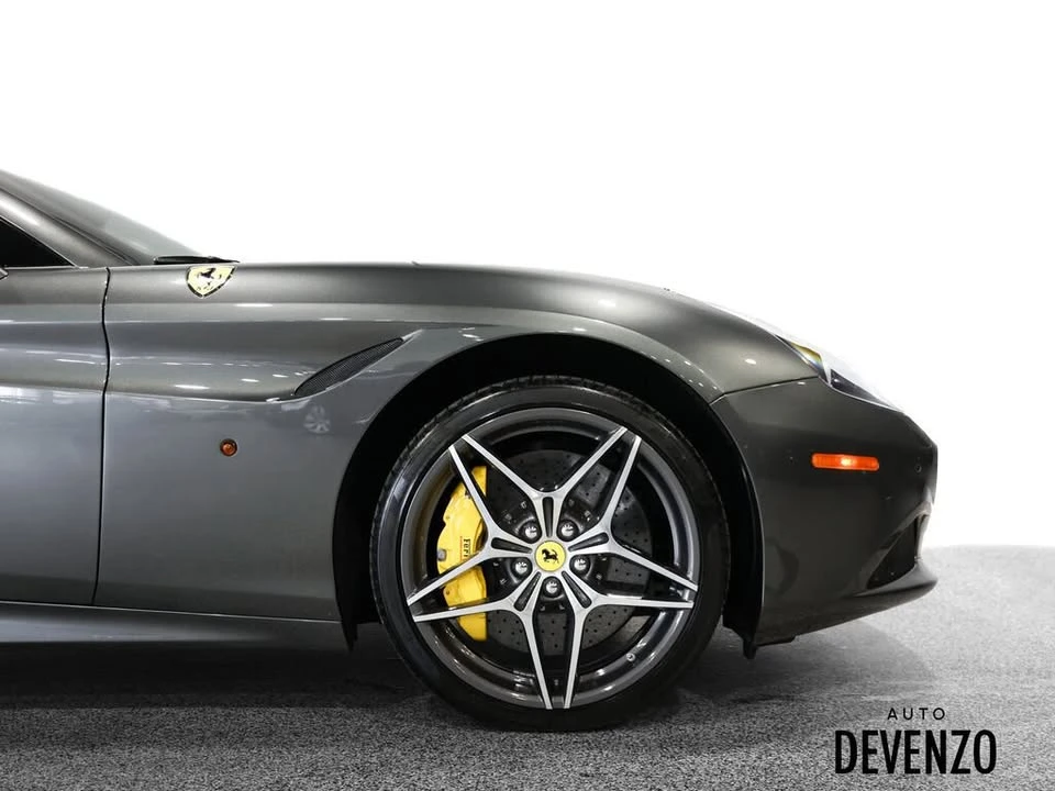 2017 Ferrari California T - Image 8 of 20