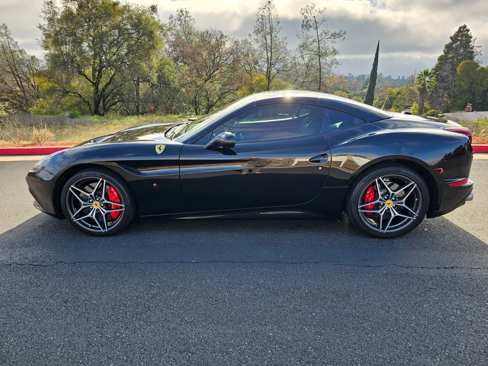 2017 Ferrari California T - Image 5 of 19