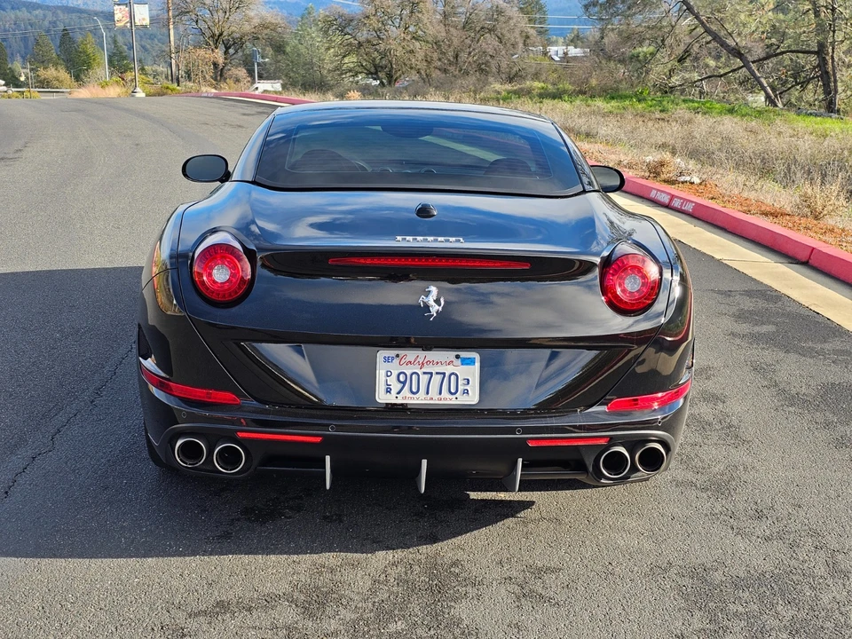 2017 Ferrari California T - Image 11 of 19