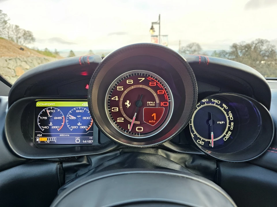 2017 Ferrari California T - Image 17 of 19