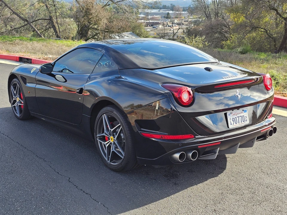 2017 Ferrari California T - Image 12 of 19