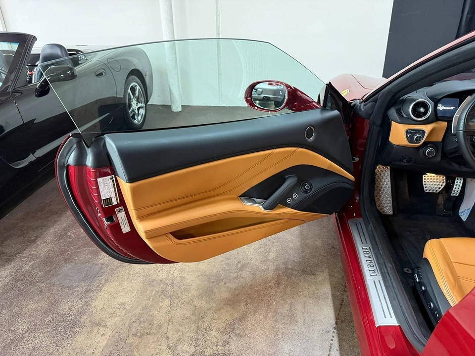 2017 Ferrari California T - Image 17 of 21