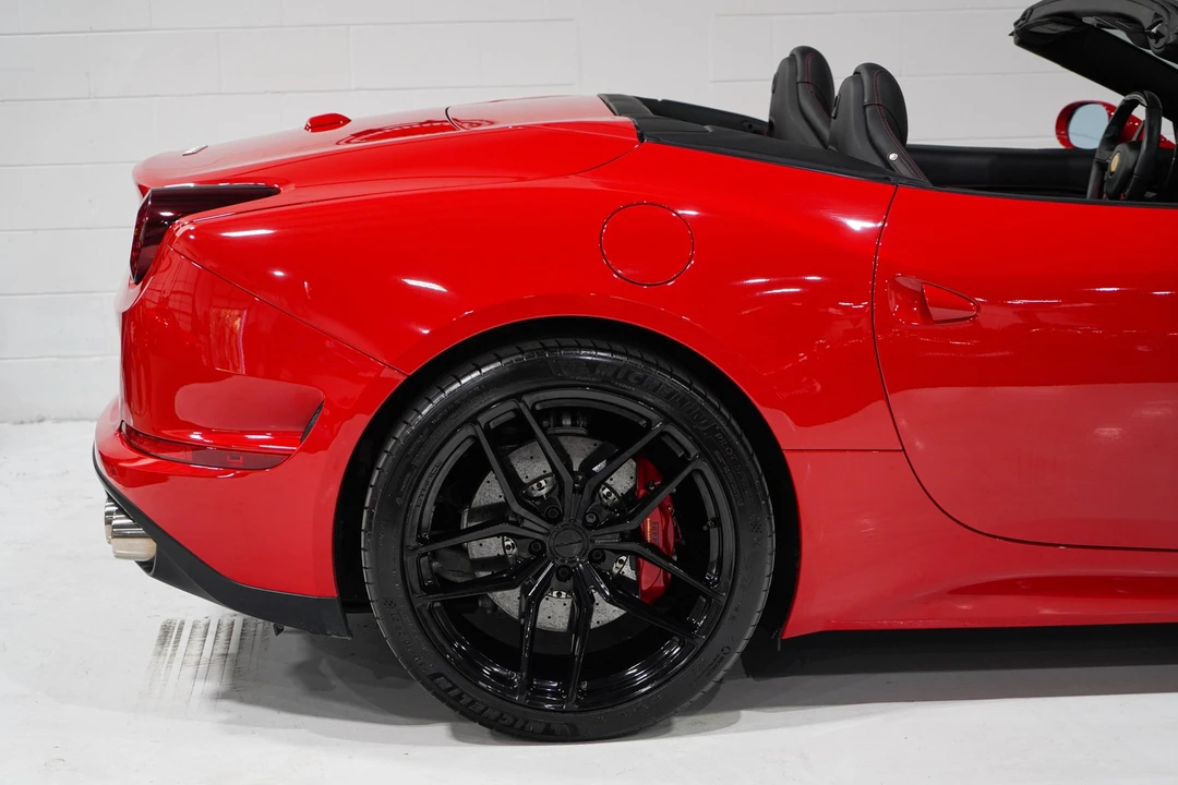 2017 Ferrari California T - Image 22 of 31