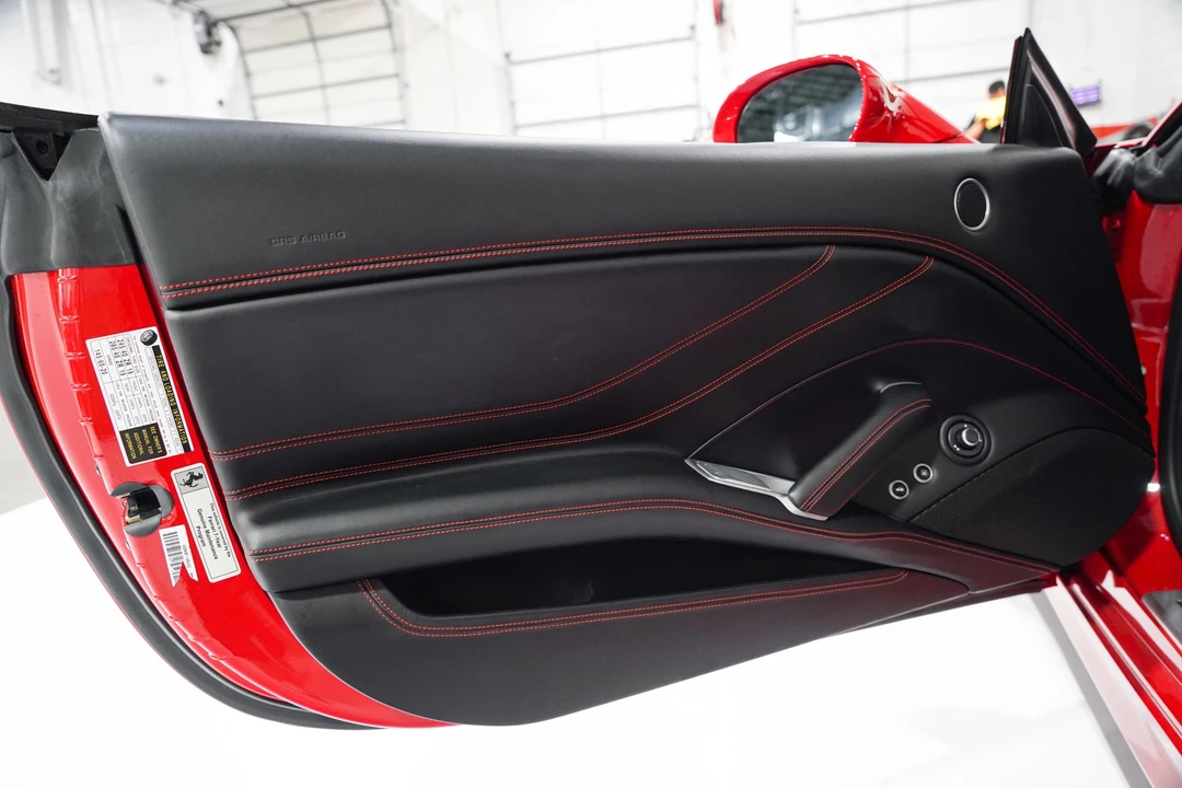 2017 Ferrari California T - Image 20 of 31