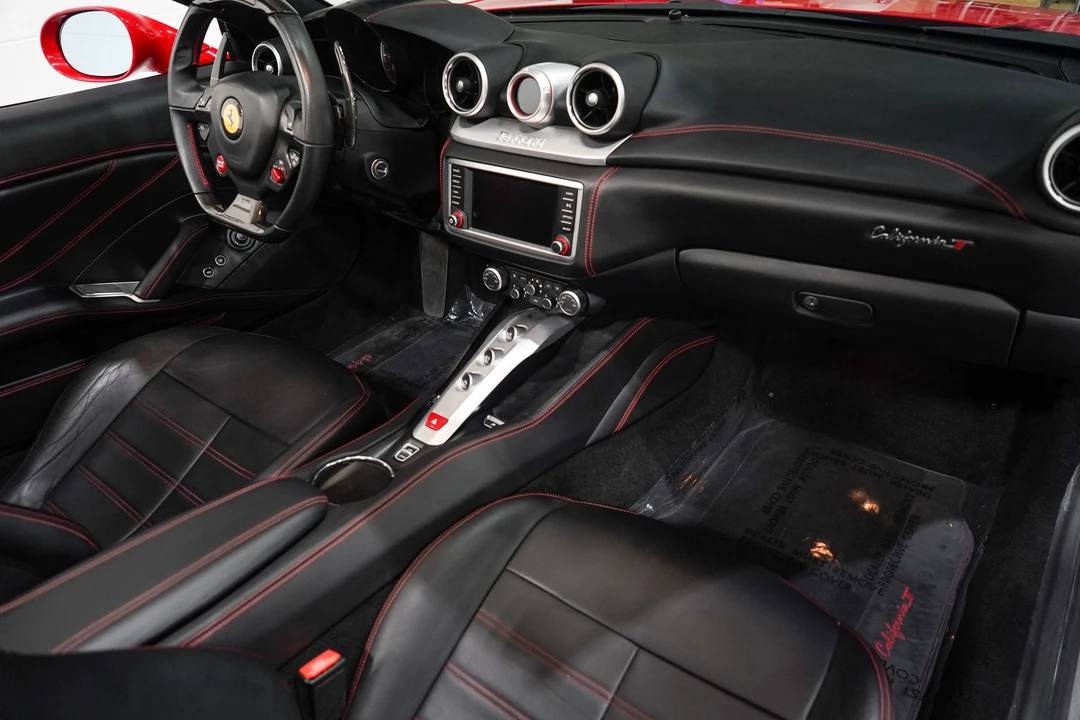 2017 Ferrari California T - Image 15 of 31