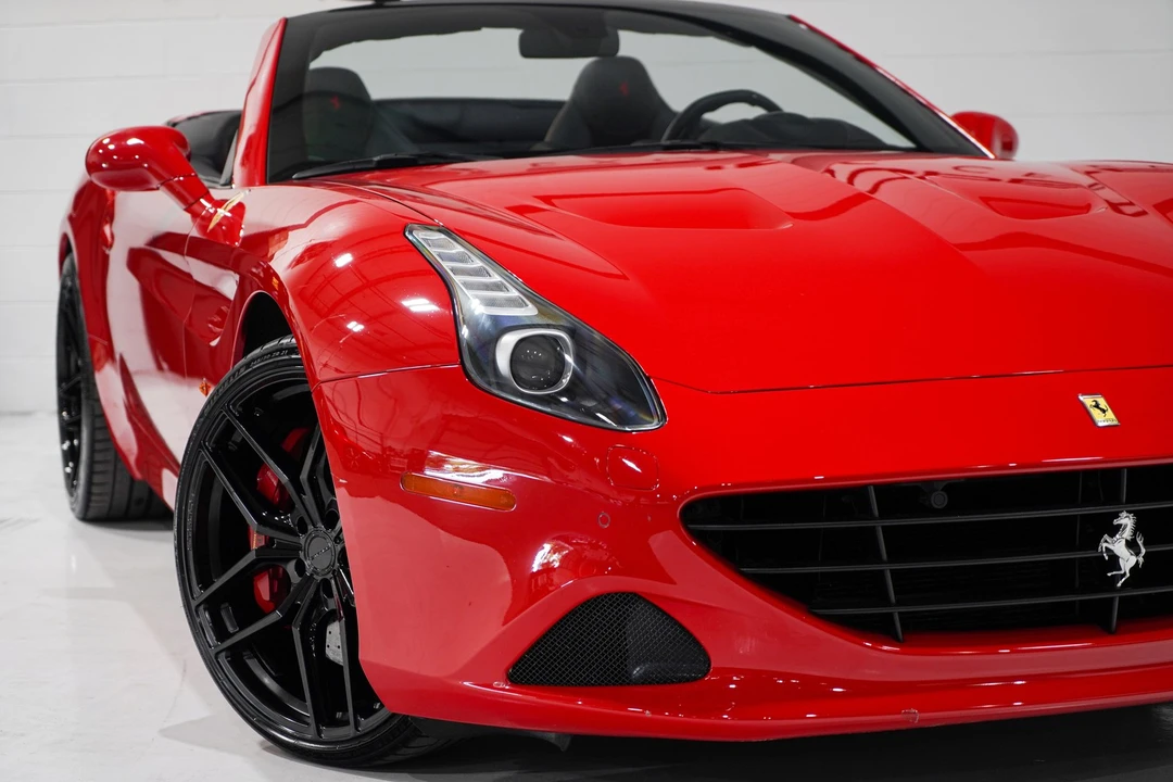 2017 Ferrari California T - Image 26 of 31