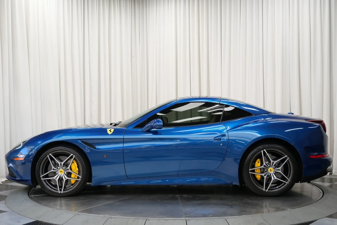 2017 Ferrari California T - Image 6 of 21