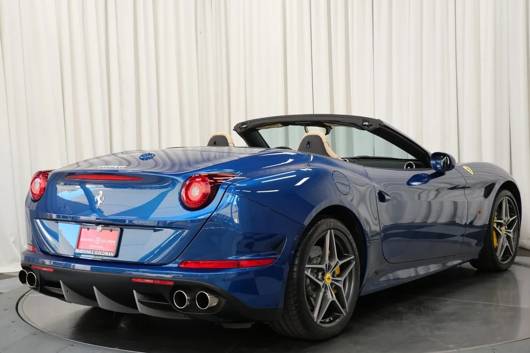 2017 Ferrari California T - Image 9 of 21