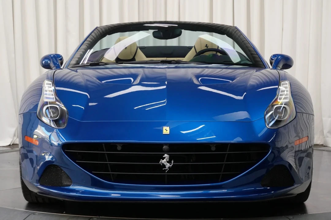 2017 Ferrari California T - Image 4 of 21