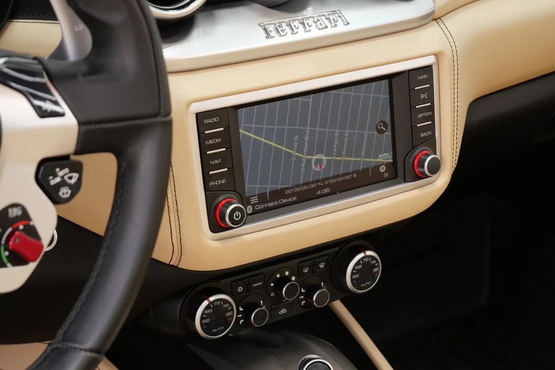 2017 Ferrari California T - Image 17 of 21