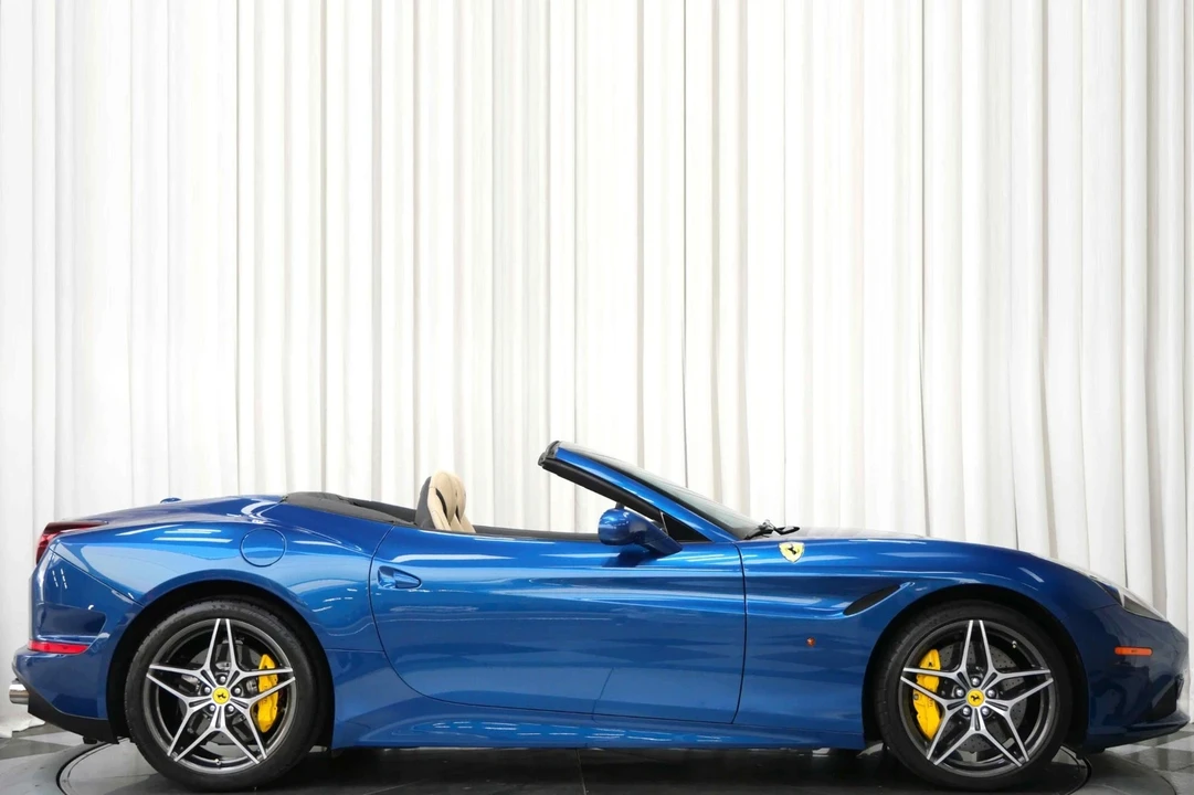 2017 Ferrari California T - Image 2 of 21