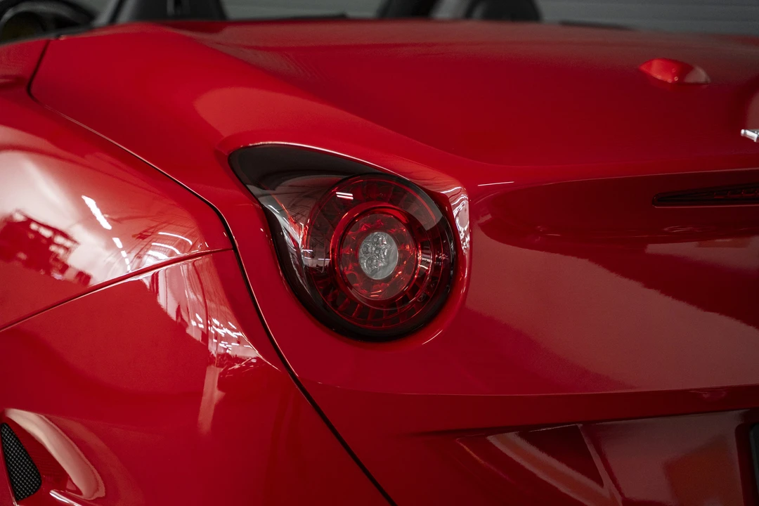 2017 Ferrari California T - Image 17 of 31