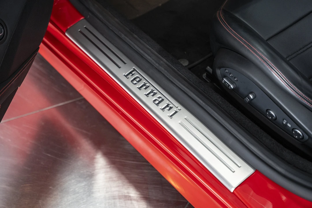 2017 Ferrari California T - Image 26 of 31