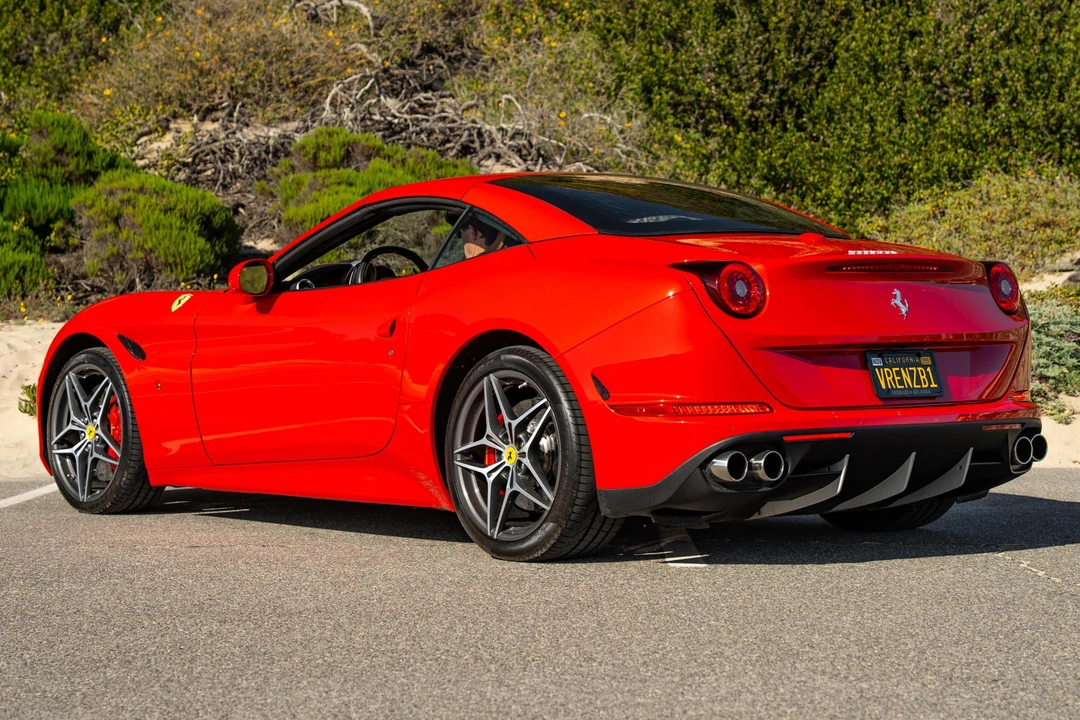 2017 Ferrari California T - Image 4 of 31