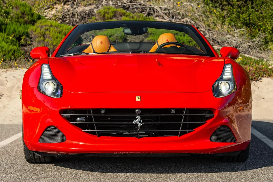 2017 Ferrari California T - Image 2 of 31