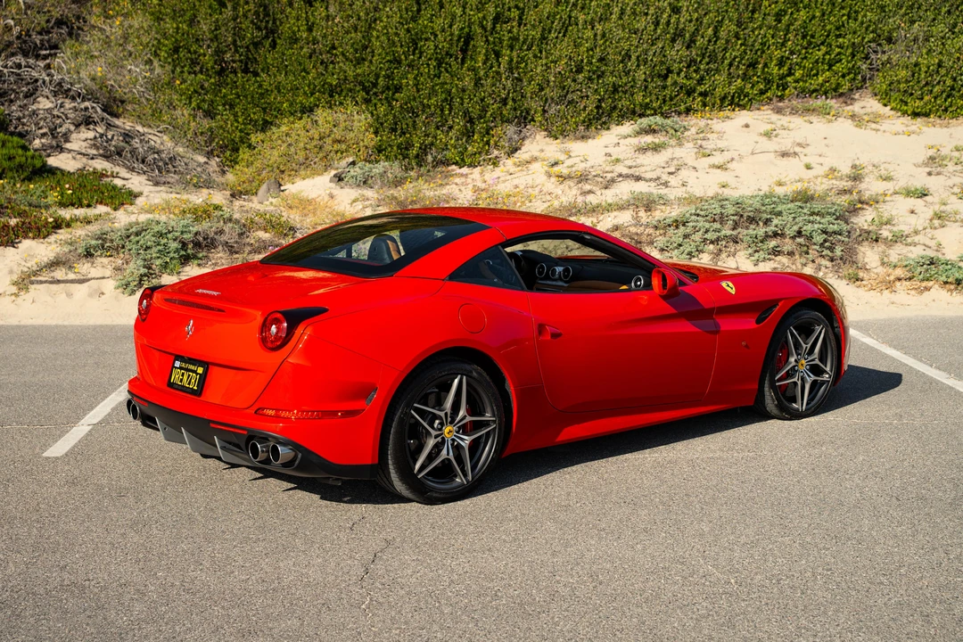 2017 Ferrari California T - Image 12 of 31