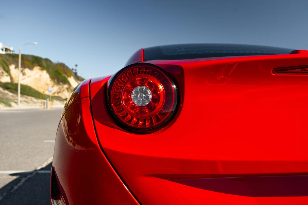2017 Ferrari California T - Image 24 of 31