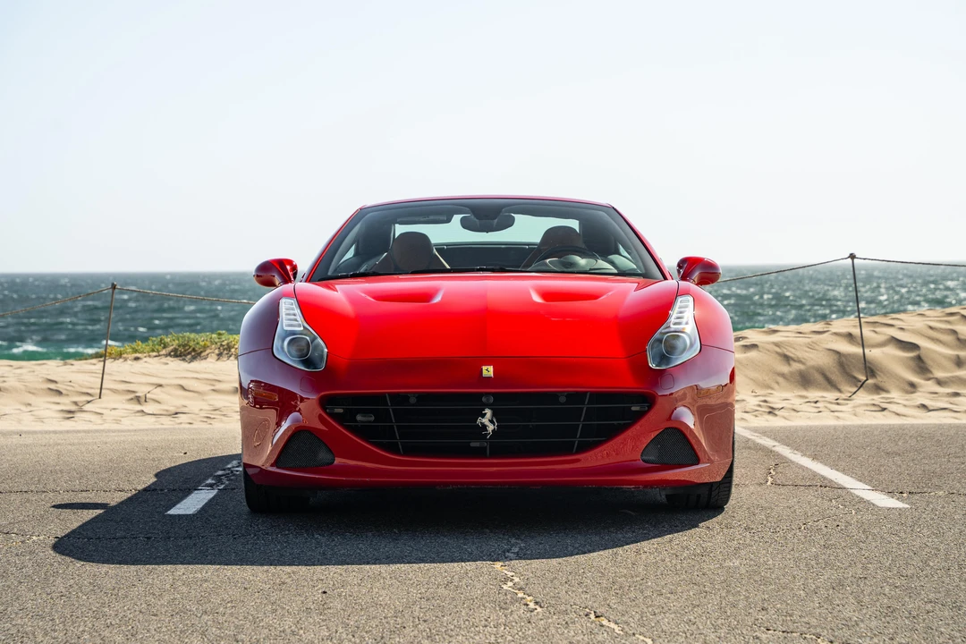 2017 Ferrari California T - Image 6 of 31