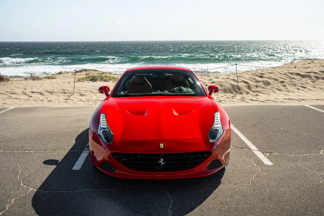 2017 Ferrari California T - Image 9 of 31