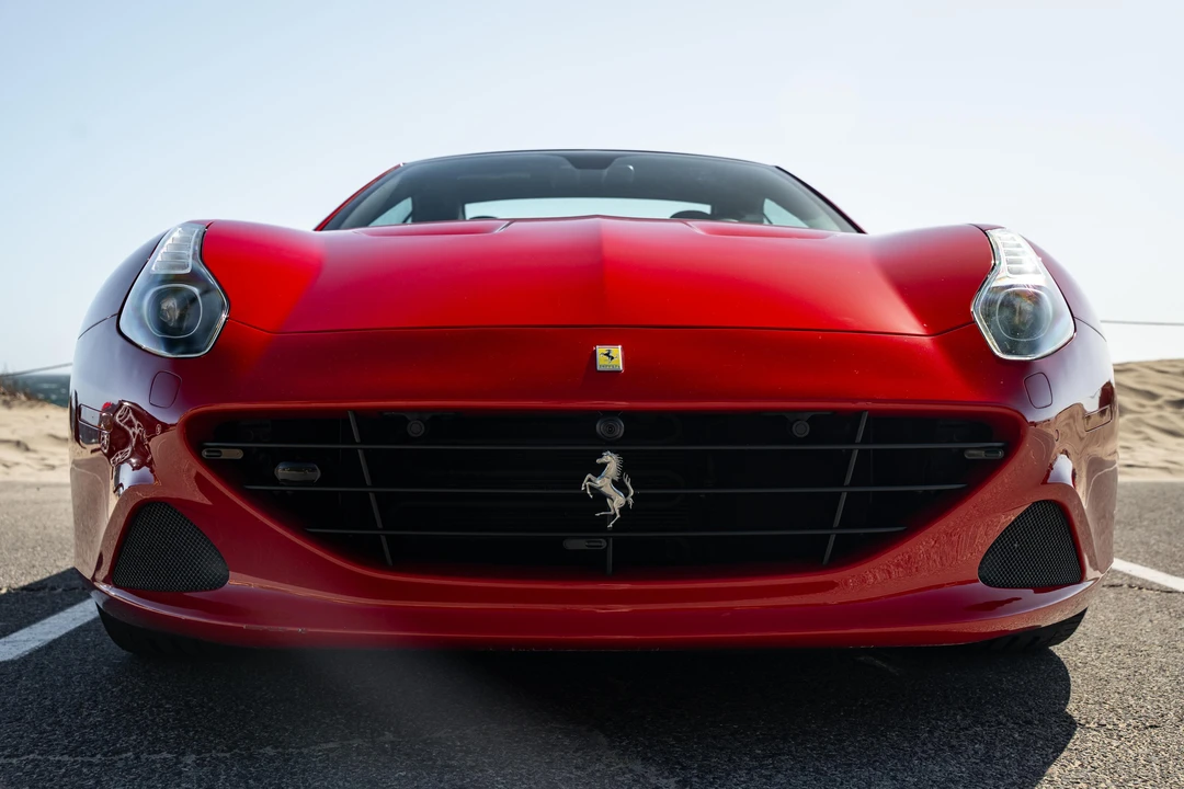 2017 Ferrari California T - Image 10 of 31
