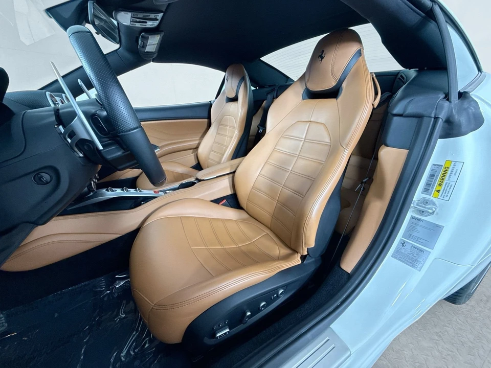 2017 Ferrari California T - Image 9 of 31