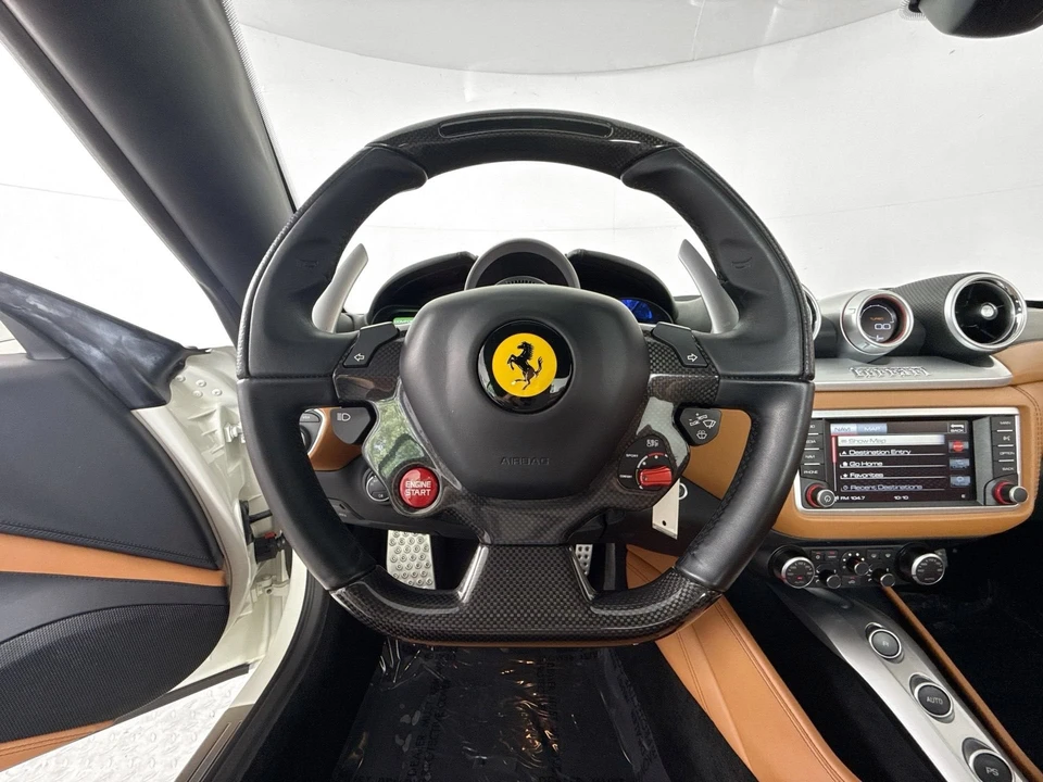 2017 Ferrari California T - Image 10 of 31