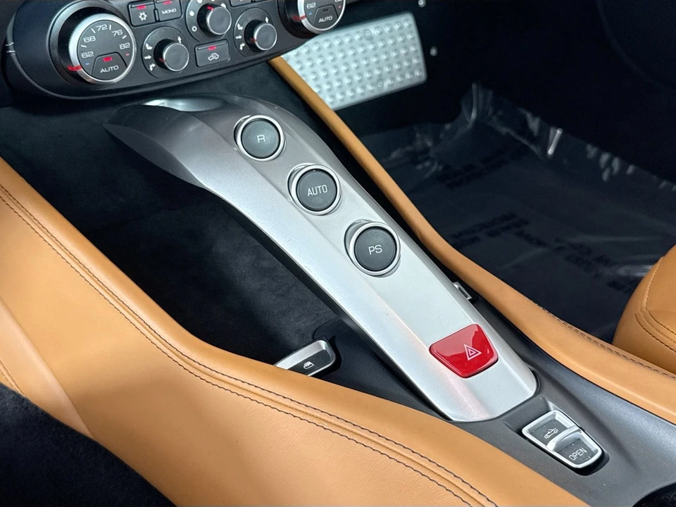2017 Ferrari California T - Image 15 of 31