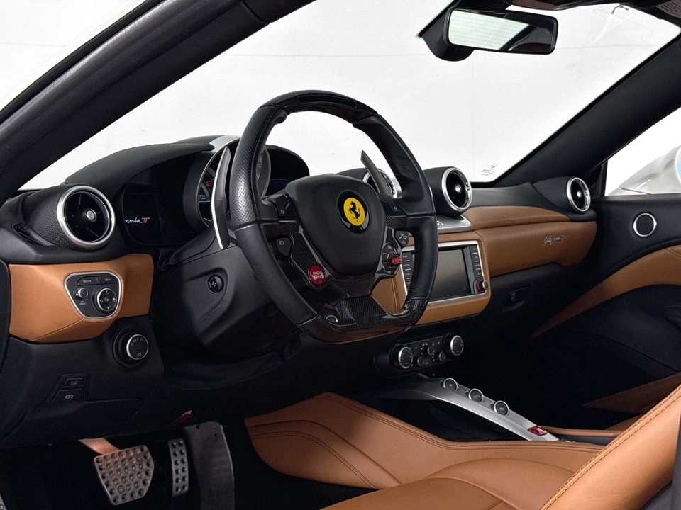 2017 Ferrari California T - Image 20 of 31