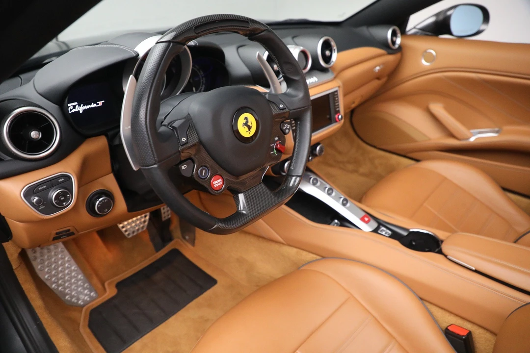 2017 Ferrari California T - Image 15 of 31