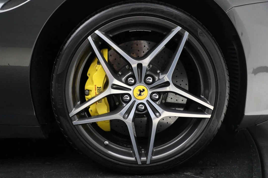 2017 Ferrari California T - Image 31 of 31