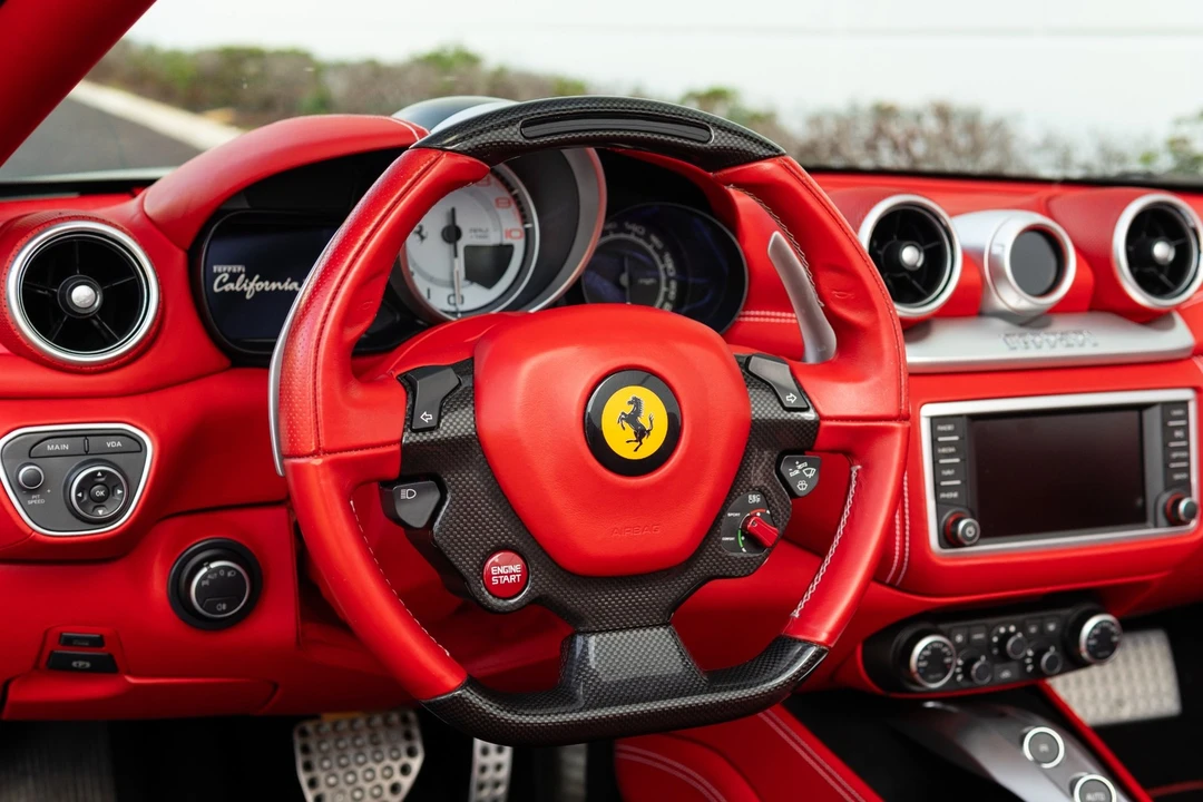 2017 Ferrari California T - Image 5 of 12
