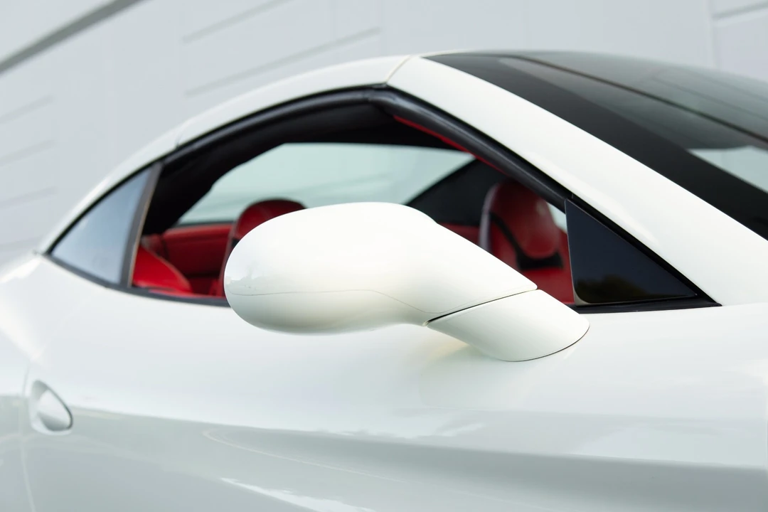 2017 Ferrari California T - Image 10 of 12
