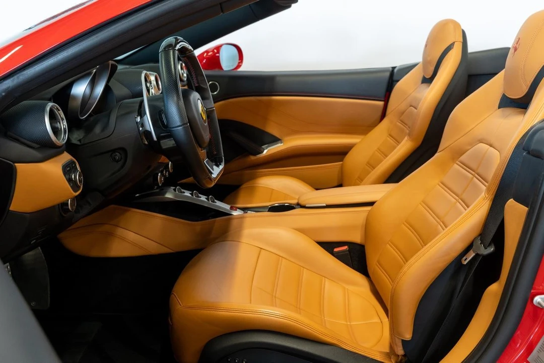 2017 Ferrari California T - Image 4 of 21