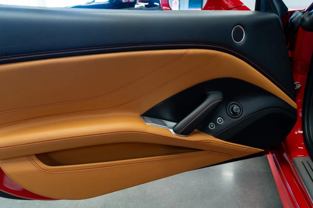 2017 Ferrari California T - Image 11 of 21