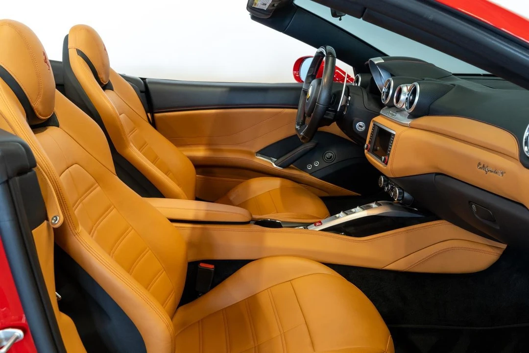 2017 Ferrari California T - Image 13 of 21