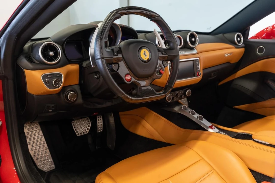 2017 Ferrari California T - Image 3 of 21
