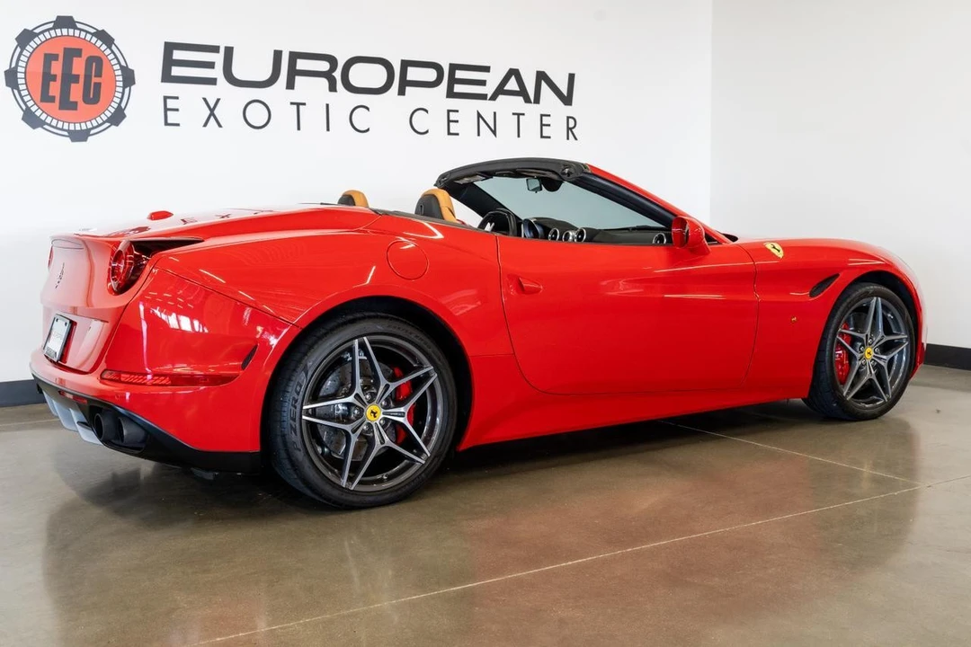2017 Ferrari California T - Image 18 of 21