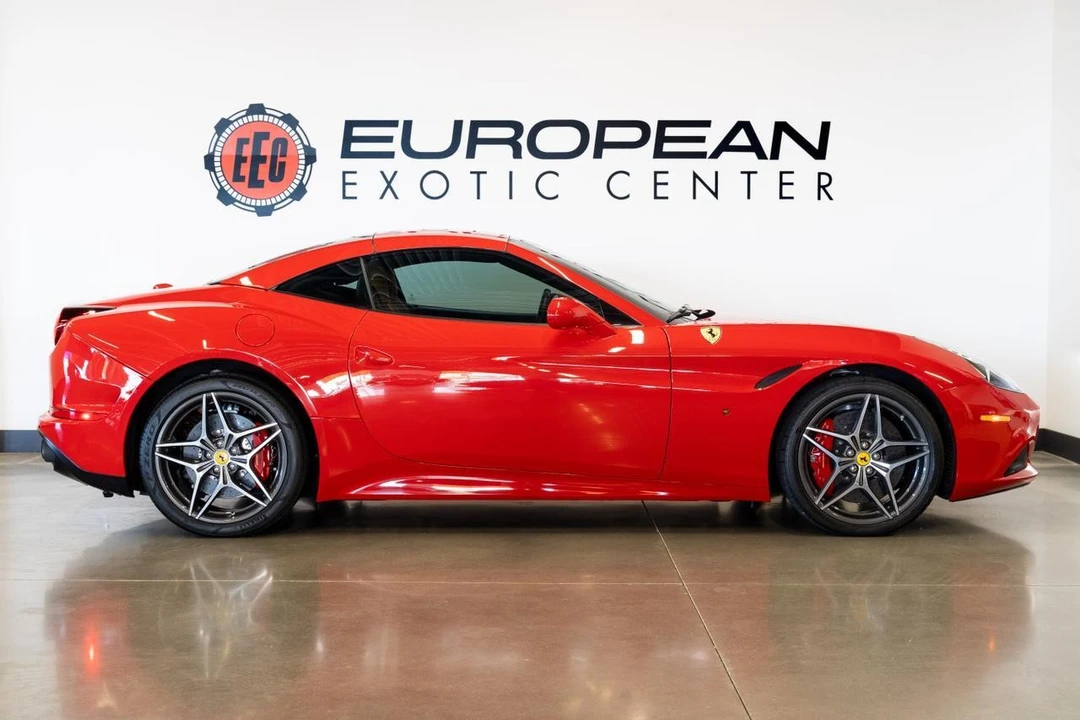 2017 Ferrari California T - Image 19 of 21