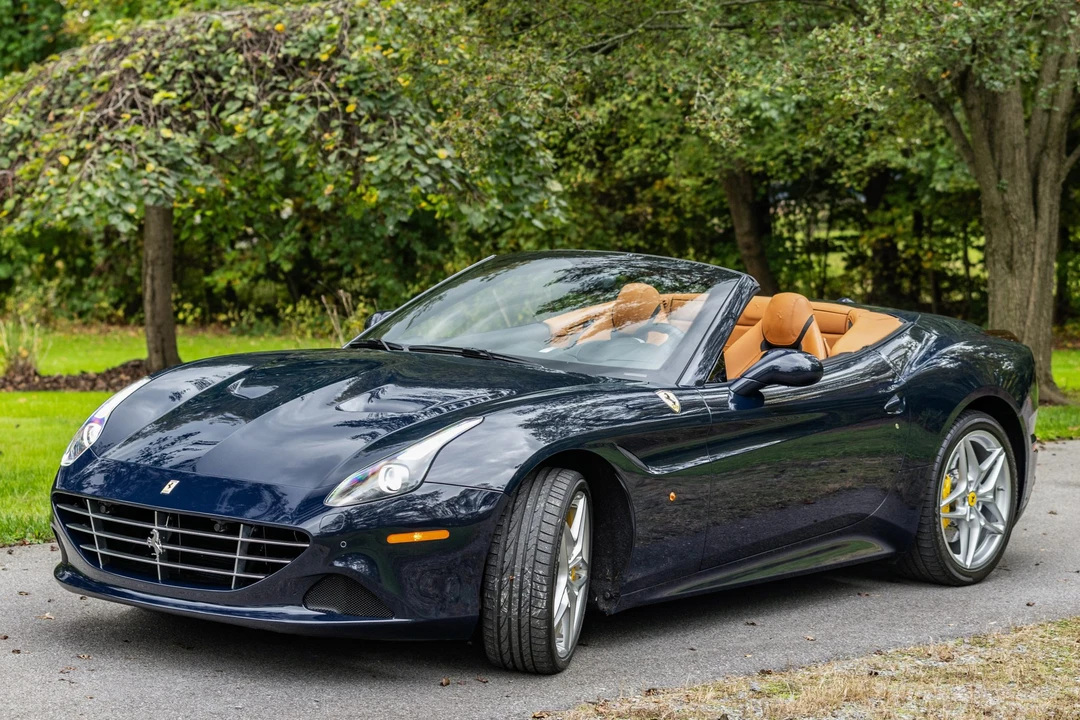 2017 Ferrari California T - Image 2 of 31