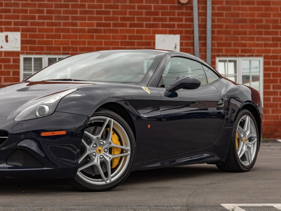2017 Ferrari California T - Image 21 of 31
