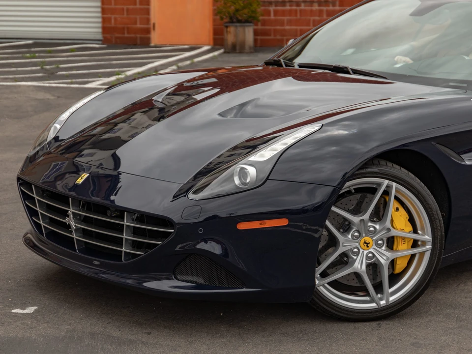 2017 Ferrari California T - Image 22 of 31