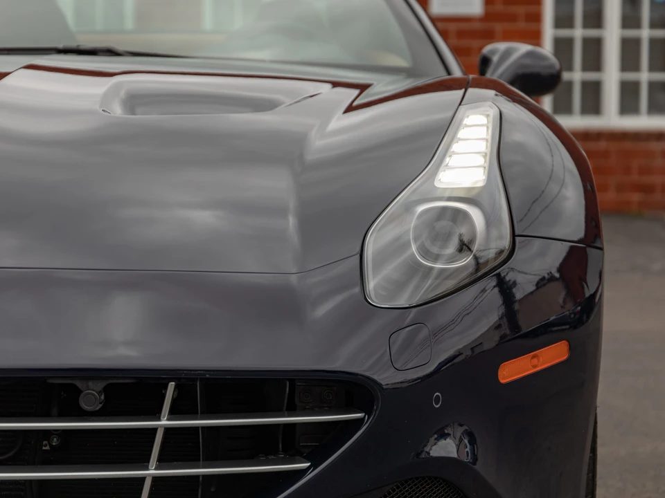 2017 Ferrari California T - Image 28 of 31