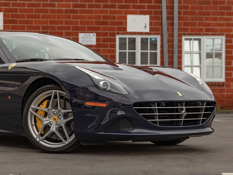 2017 Ferrari California T - Image 24 of 31
